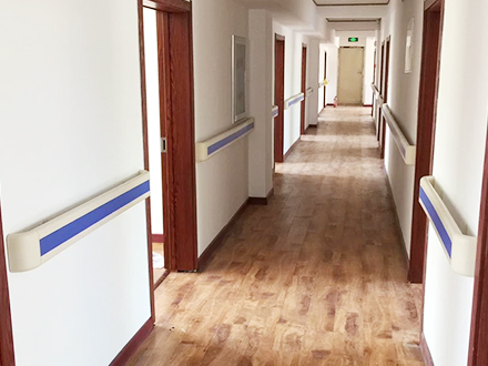 走廊防撞扶手安裝案例